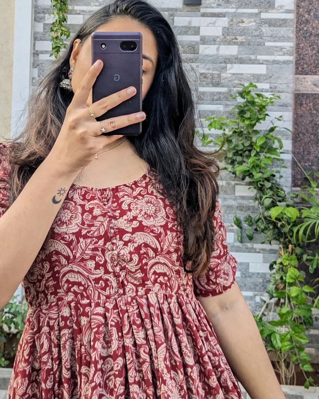 Graceful Summer Print Midi Gown with Stylish Sleeves