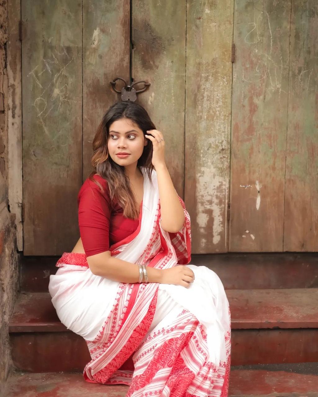 Shubhra Rekha Cotton saree
