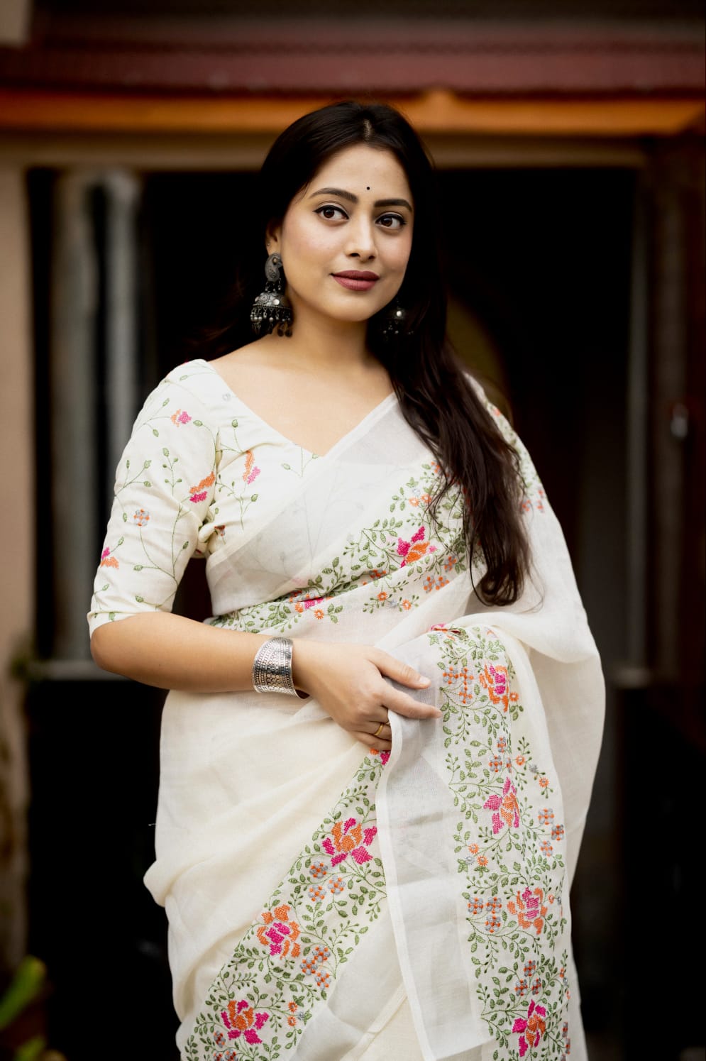 Embroidered Elegance Linen Saree