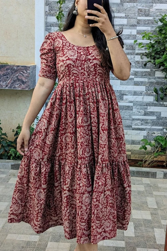 Graceful Summer Print Midi Gown with Stylish Sleeves